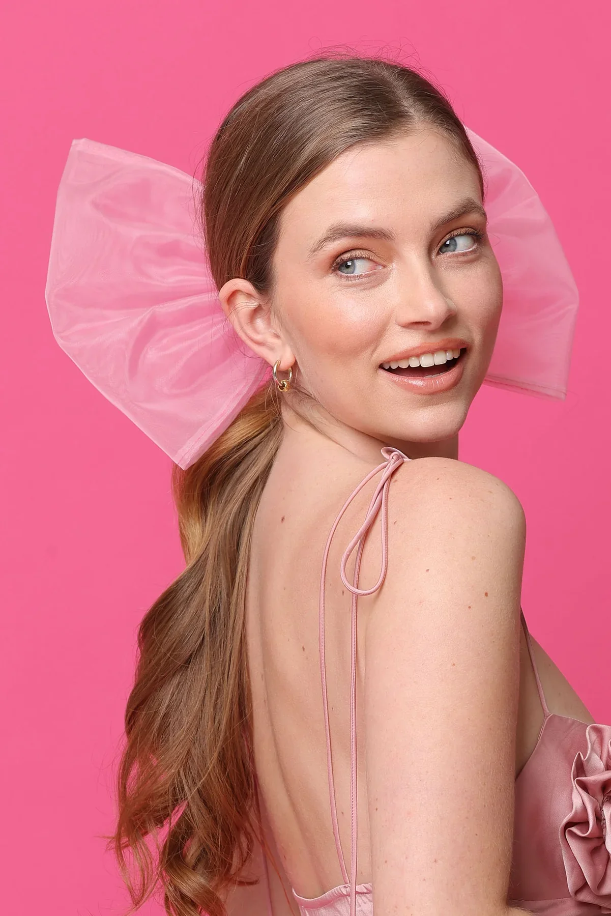 Morgan & Taylor Kinsleigh Bow - Pink - Image 2