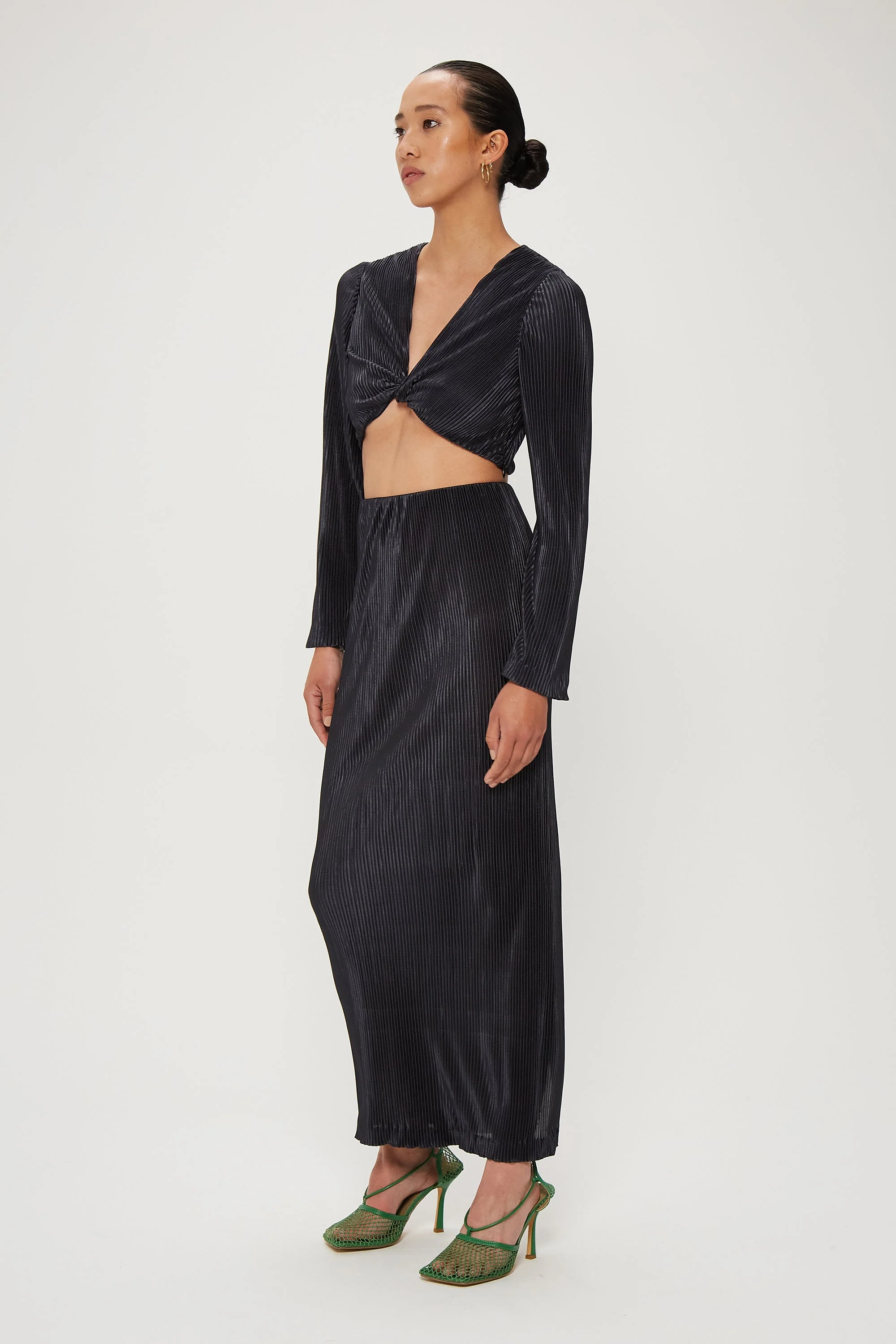 Third Form Meet The Sky Pleat Twist Top - Midnight - Image 2
