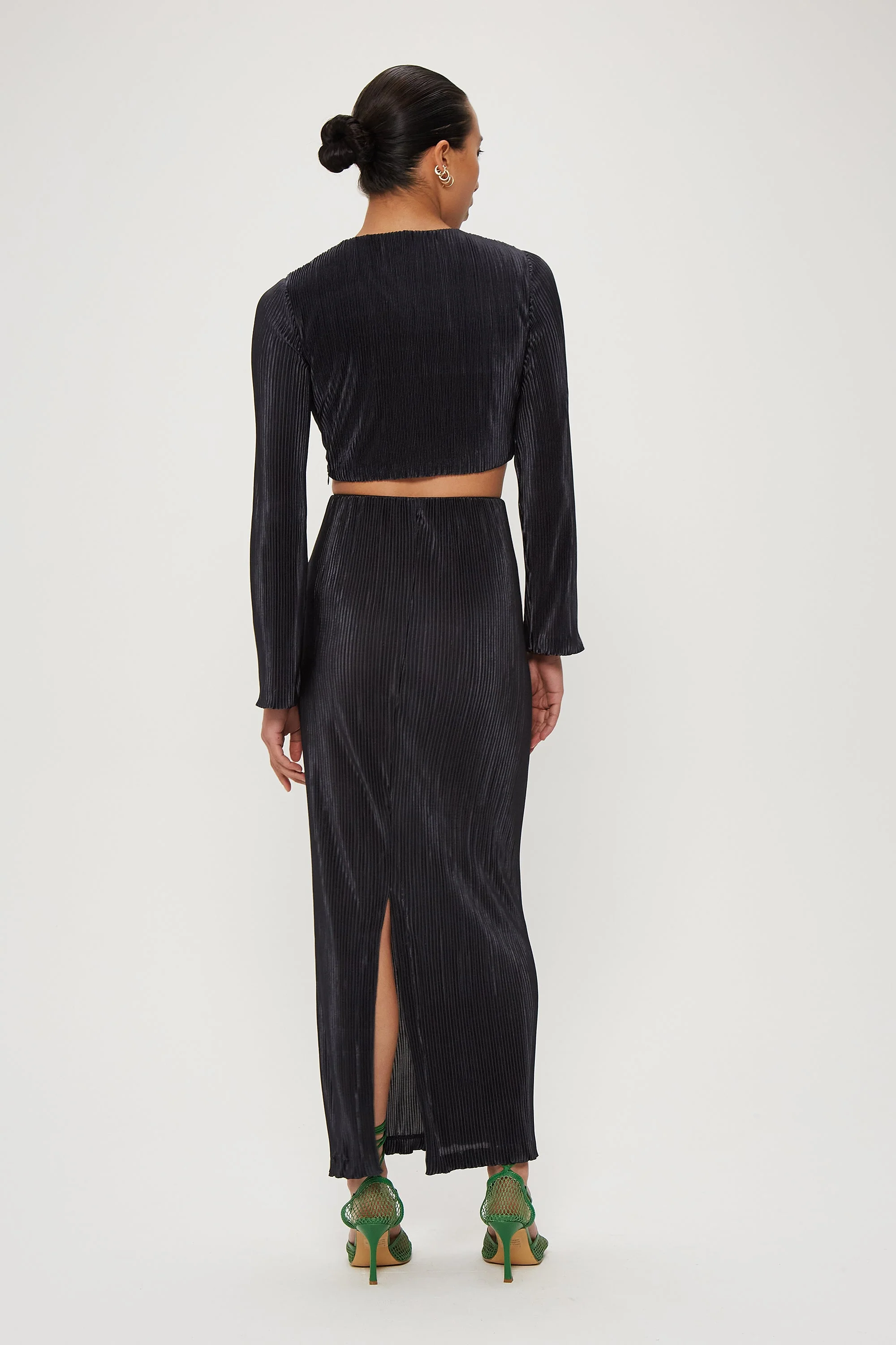 Third Form Meet The Sky Pleat Twist Top - Midnight - Image 3